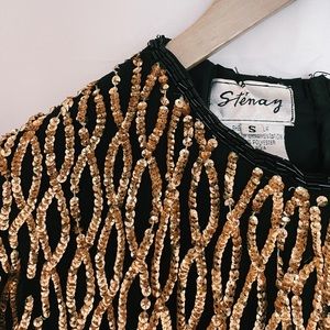 GOLDEN GIRL SEQUINED TOP 🌟